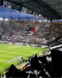 开云移动端- 法兰克福欧联杯晋级，德甲赛场却陷保级泥潭  