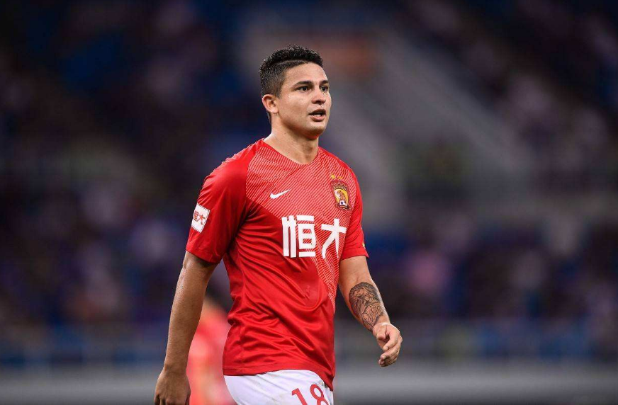  卡尔斯鲁厄边锋突破犀利撕破防线网